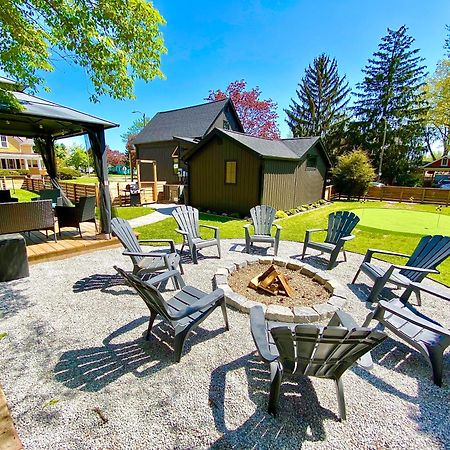 Stylish Downtown Kingsville Getaway With Putting Green, Firepit & Games Экстерьер фото