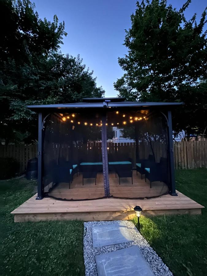 Stylish Downtown Kingsville Getaway With Putting Green, Firepit & Games Экстерьер фото